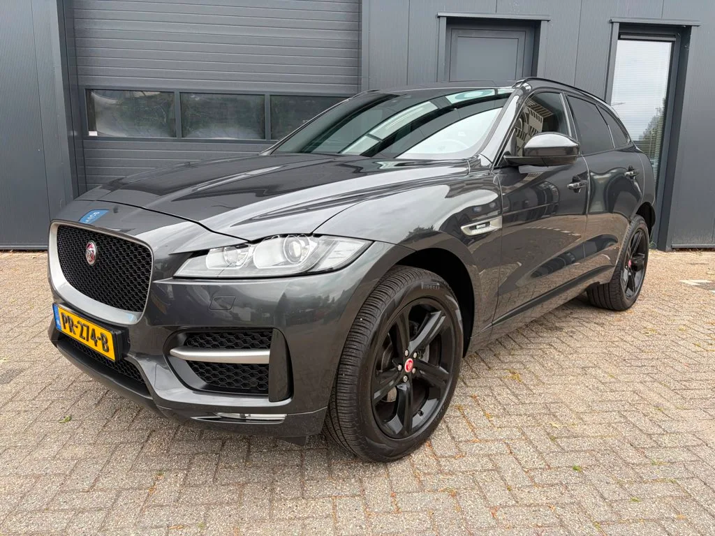 Jaguar F-Pace (2017) — foto 1