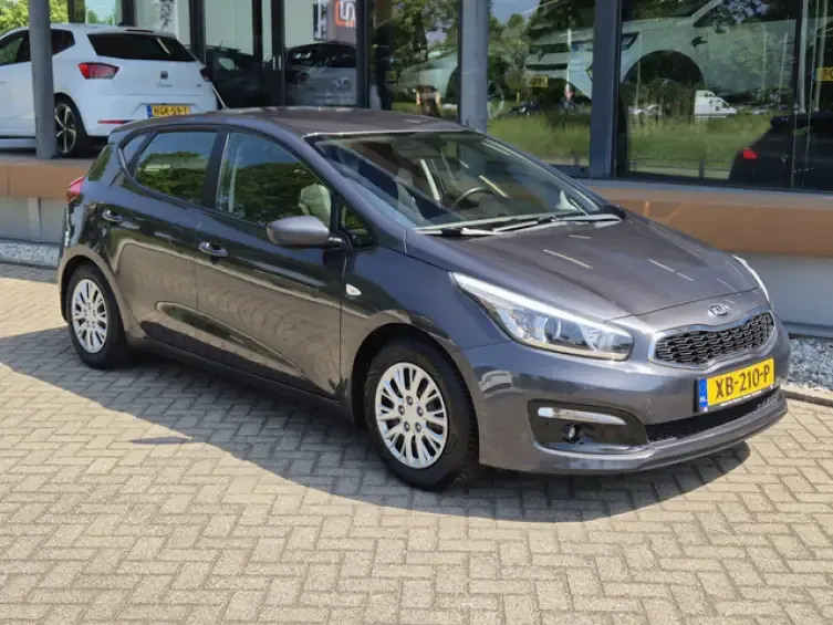 Kia Cee'd (2018) — foto 1