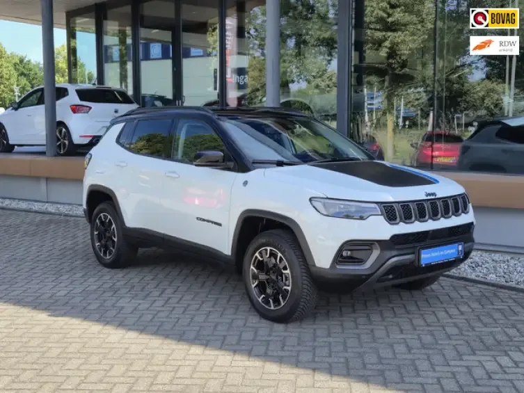 Jeep Compass (2024) — foto 1