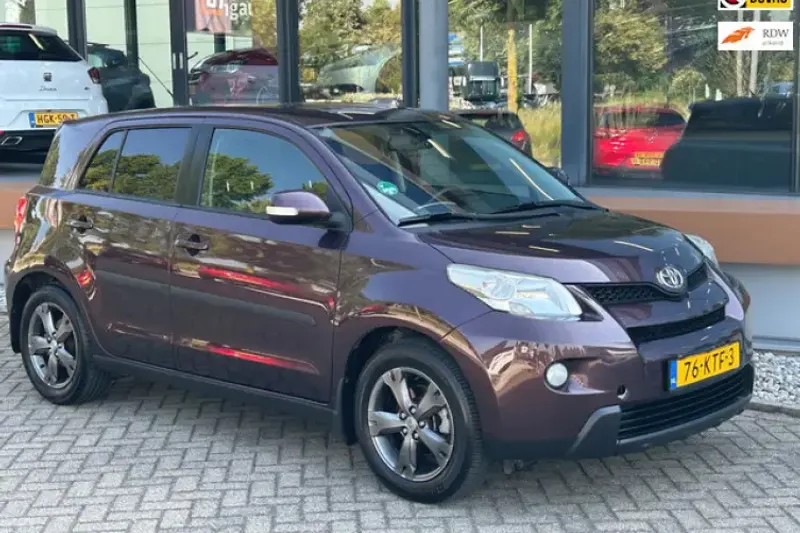 Toyota Urban (2010)