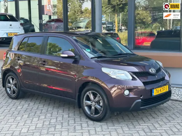 Toyota Urban (2010) — foto 1