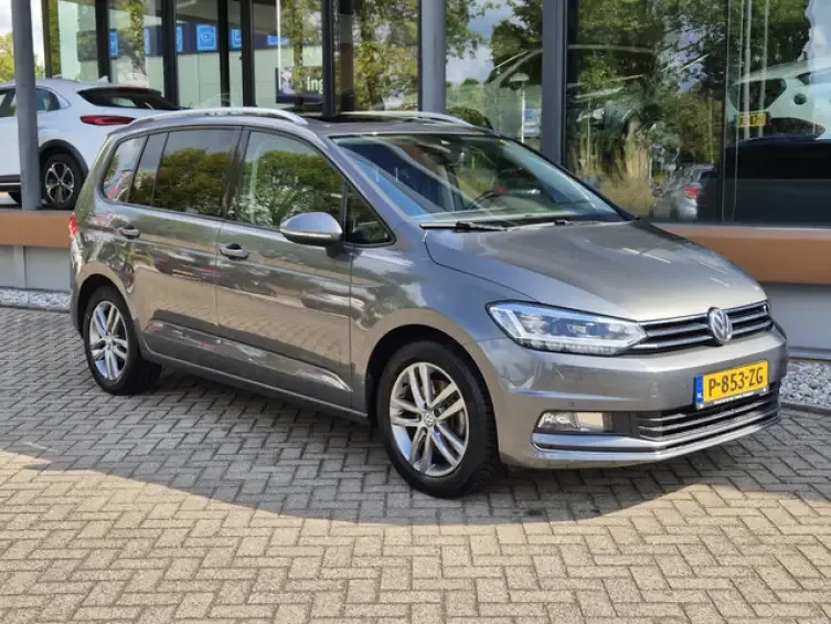 Volkswagen Touran (2018) — foto 1