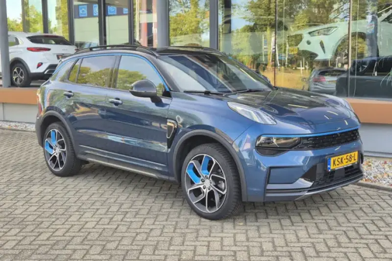 Lynk & Co 01 (2023)