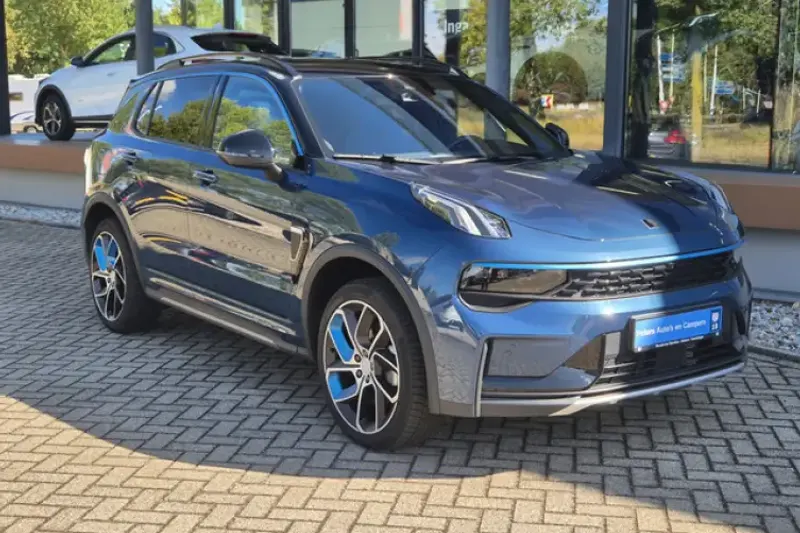 Lynk & Co 01 (2023)