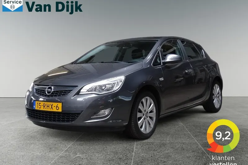 Opel Astra (2011)