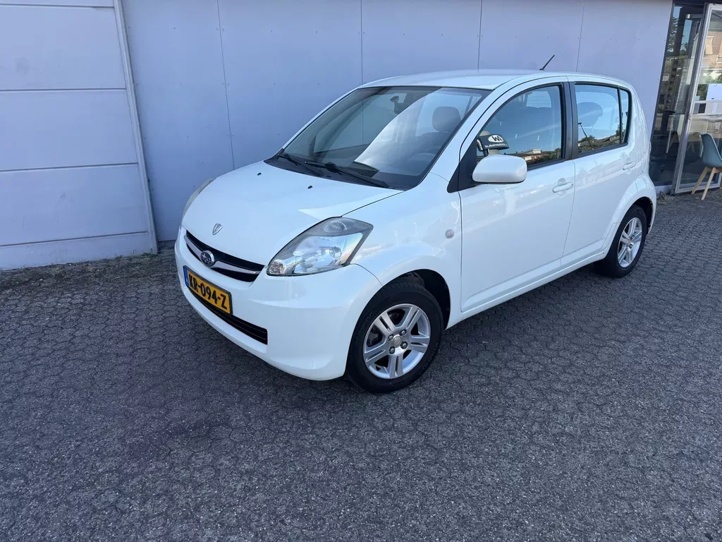 Subaru Justy (2011) — foto 1