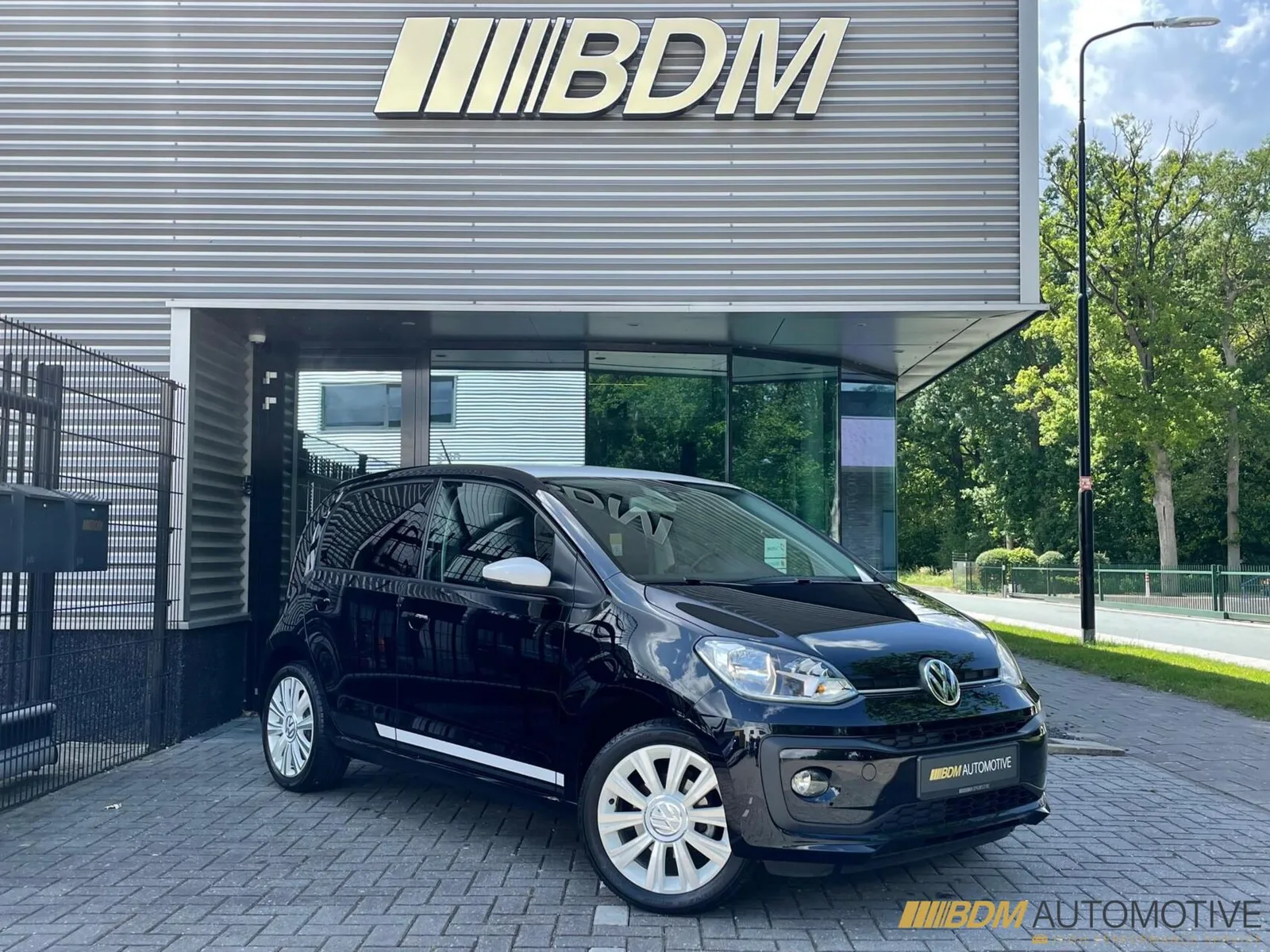 Volkswagen Up! (2016) — foto 1