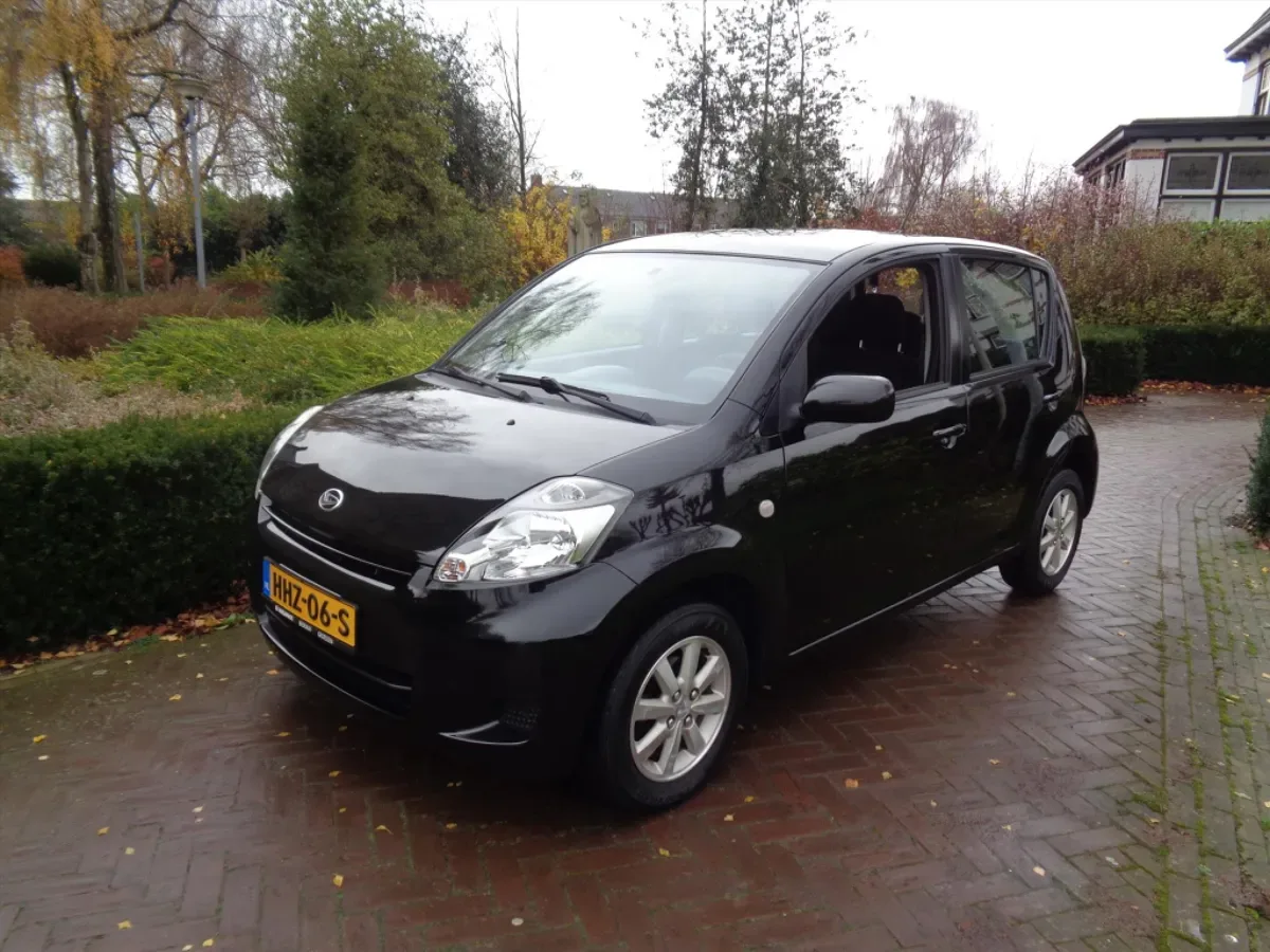 Daihatsu Sirion (2011) — foto 1