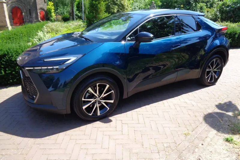 Toyota C-HR (2025)