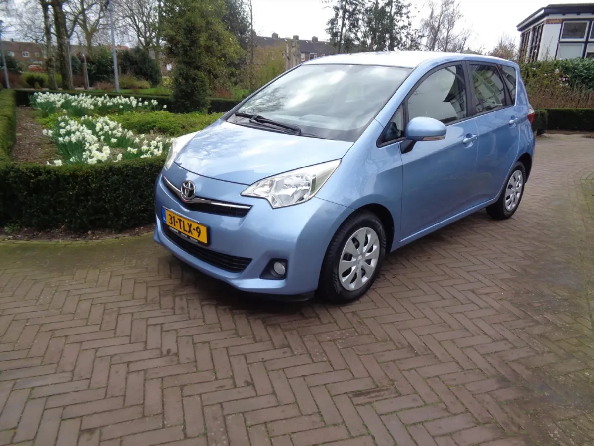 Toyota Verso (2012) — foto 1