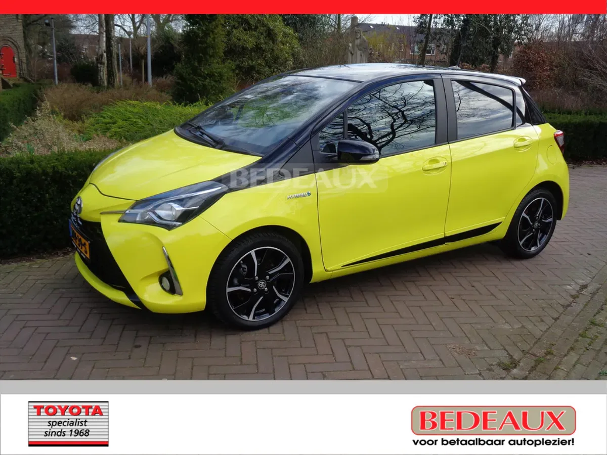 Toyota Yaris (2017) — foto 1