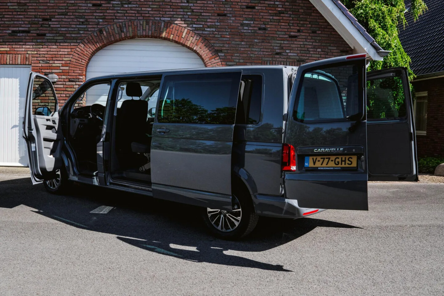 Volkswagen Transporter (2024) — foto 1