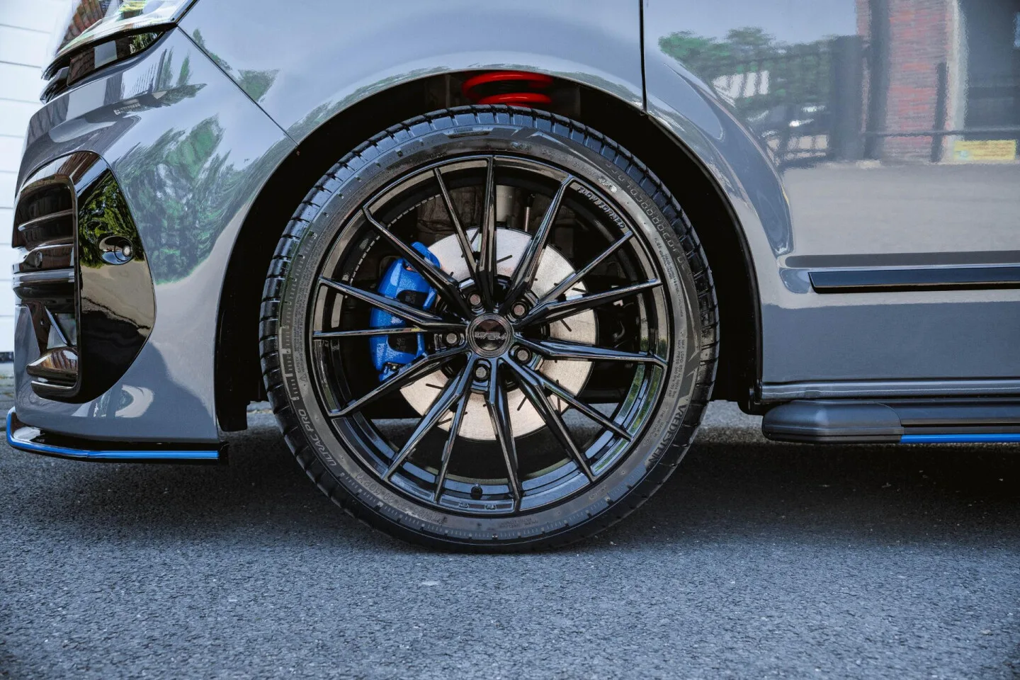 Volkswagen Caravelle (2023) — foto 1