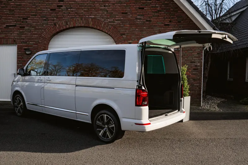 Volkswagen Caravelle (2023)