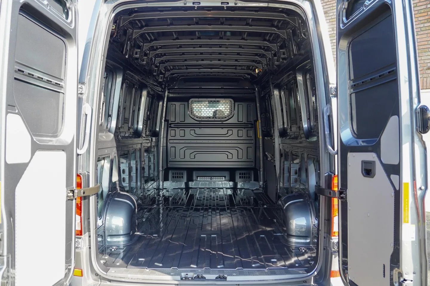Volkswagen Crafter (2024) — foto 1