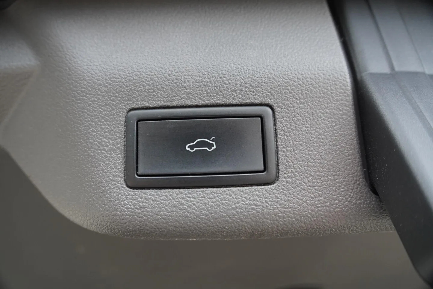 Volkswagen Multivan (2023) — foto 1