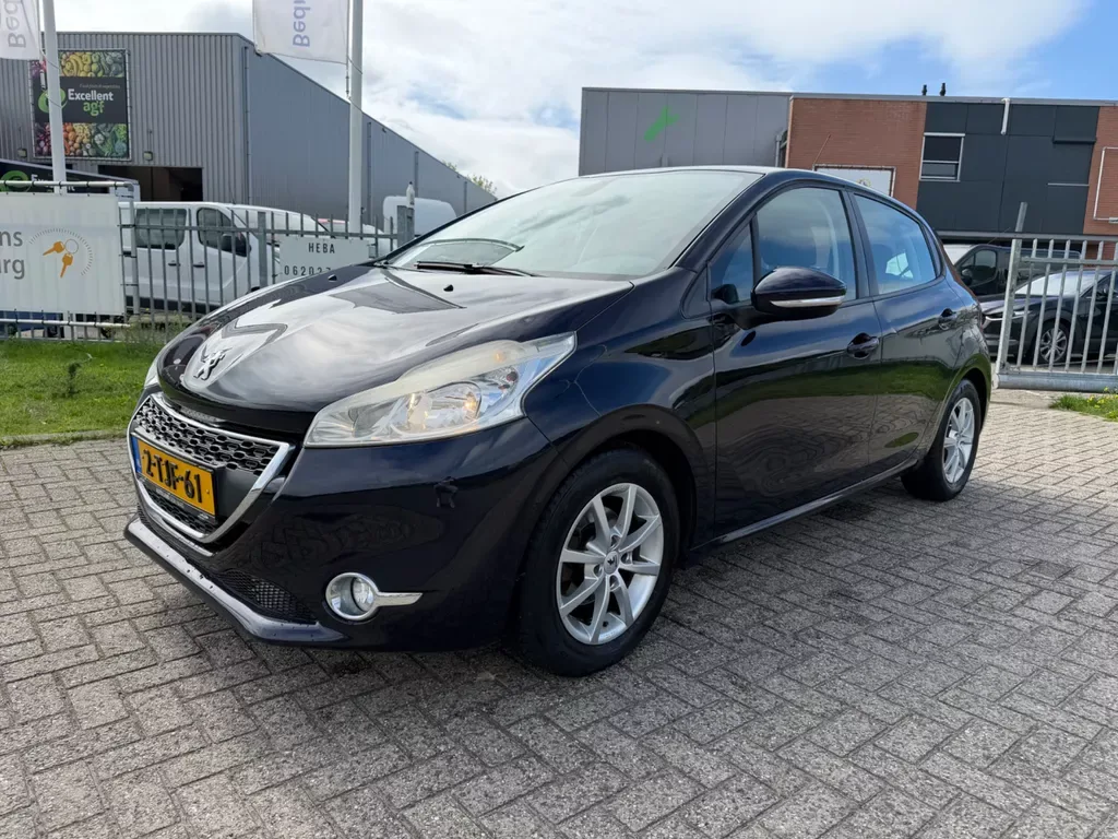 Peugeot 208 (2014) — foto 1