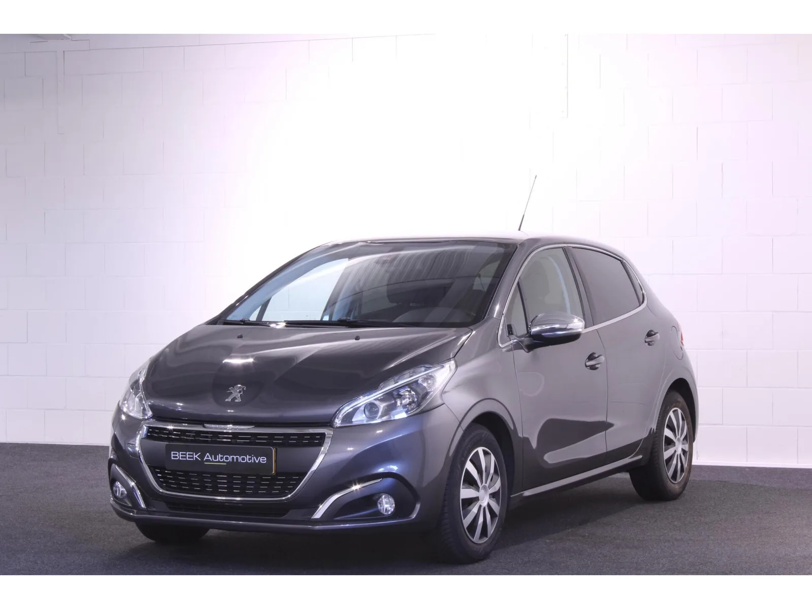 Peugeot 208 (2018) — foto 1