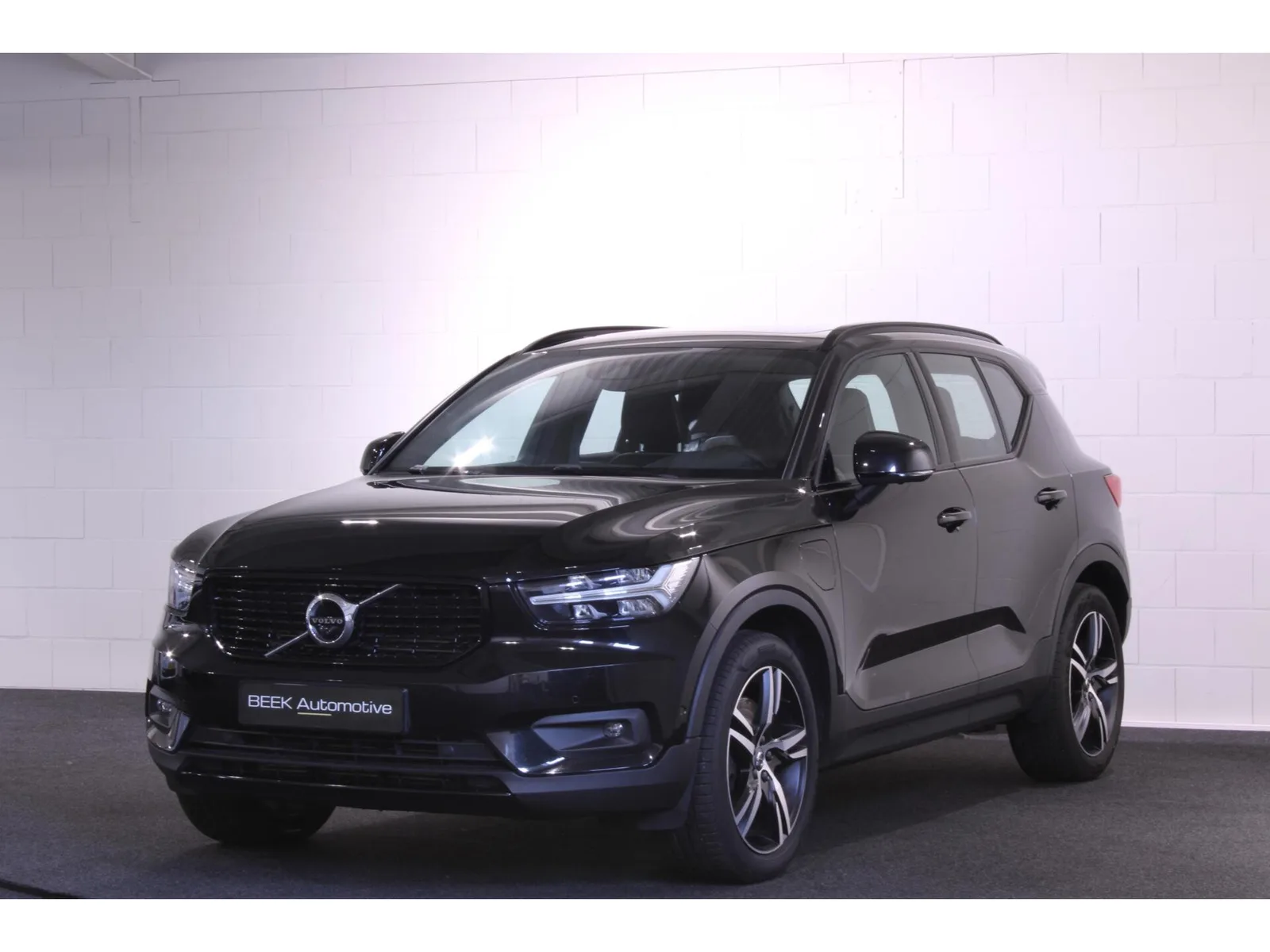 Volvo XC40 (2020) — foto 1