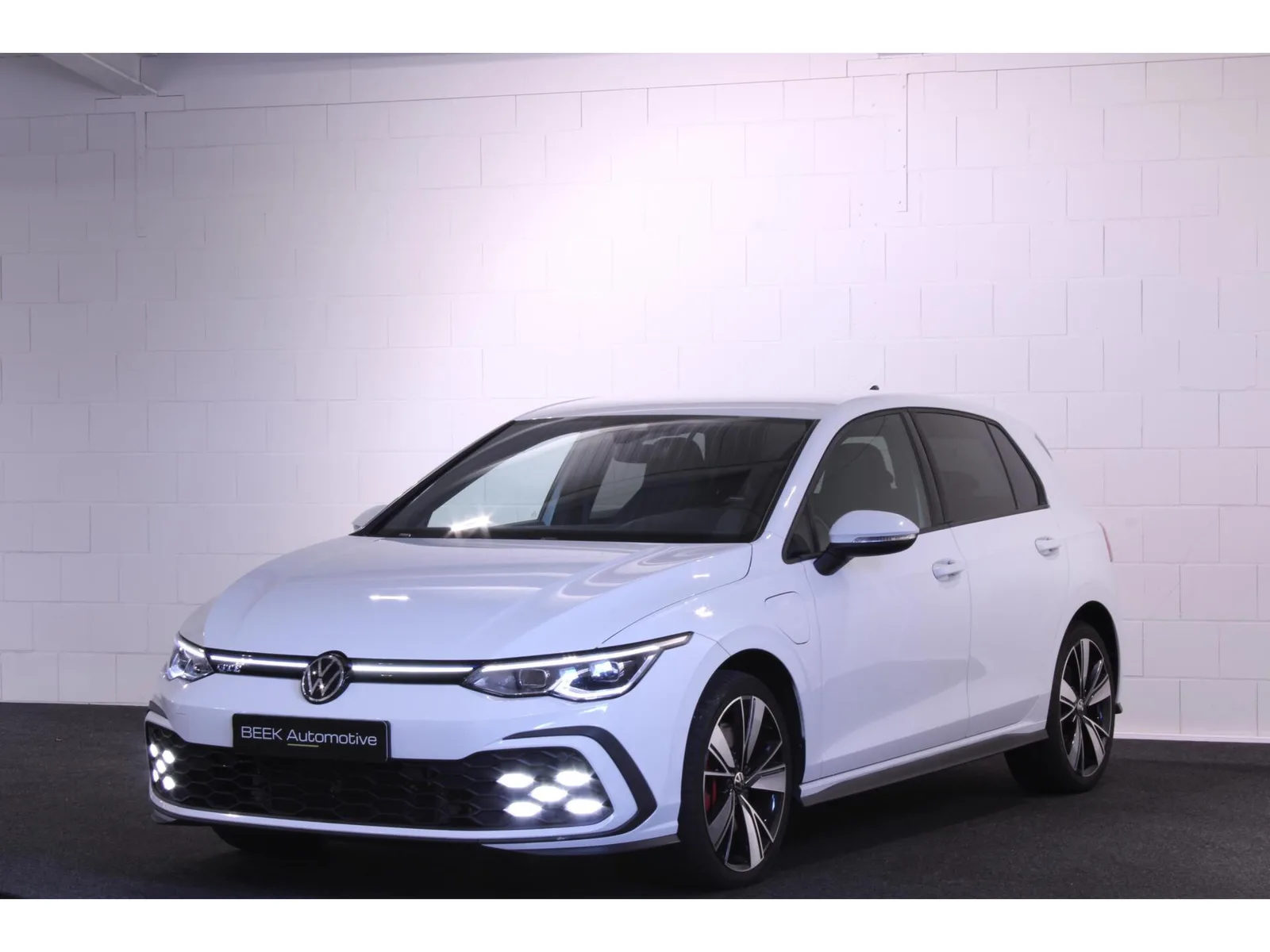 Volkswagen Golf (2021) — foto 1