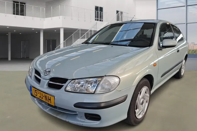 Nissan Almera (2002)
