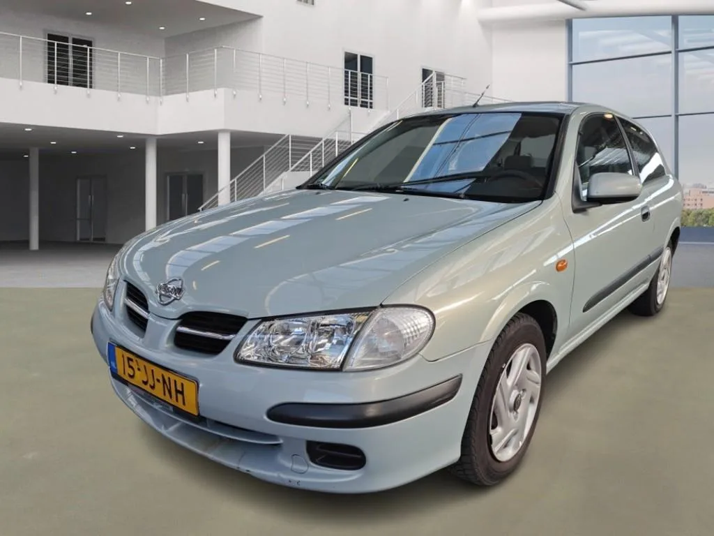 Nissan Almera (2002) — foto 1