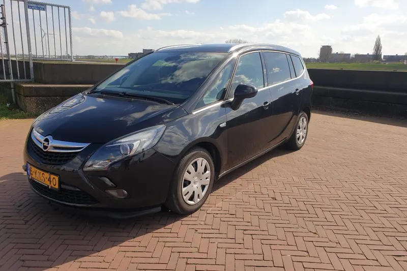Opel Zafira Tourer (2013)