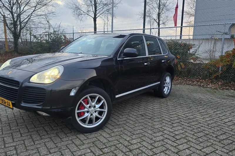Porsche Cayenne (2004)