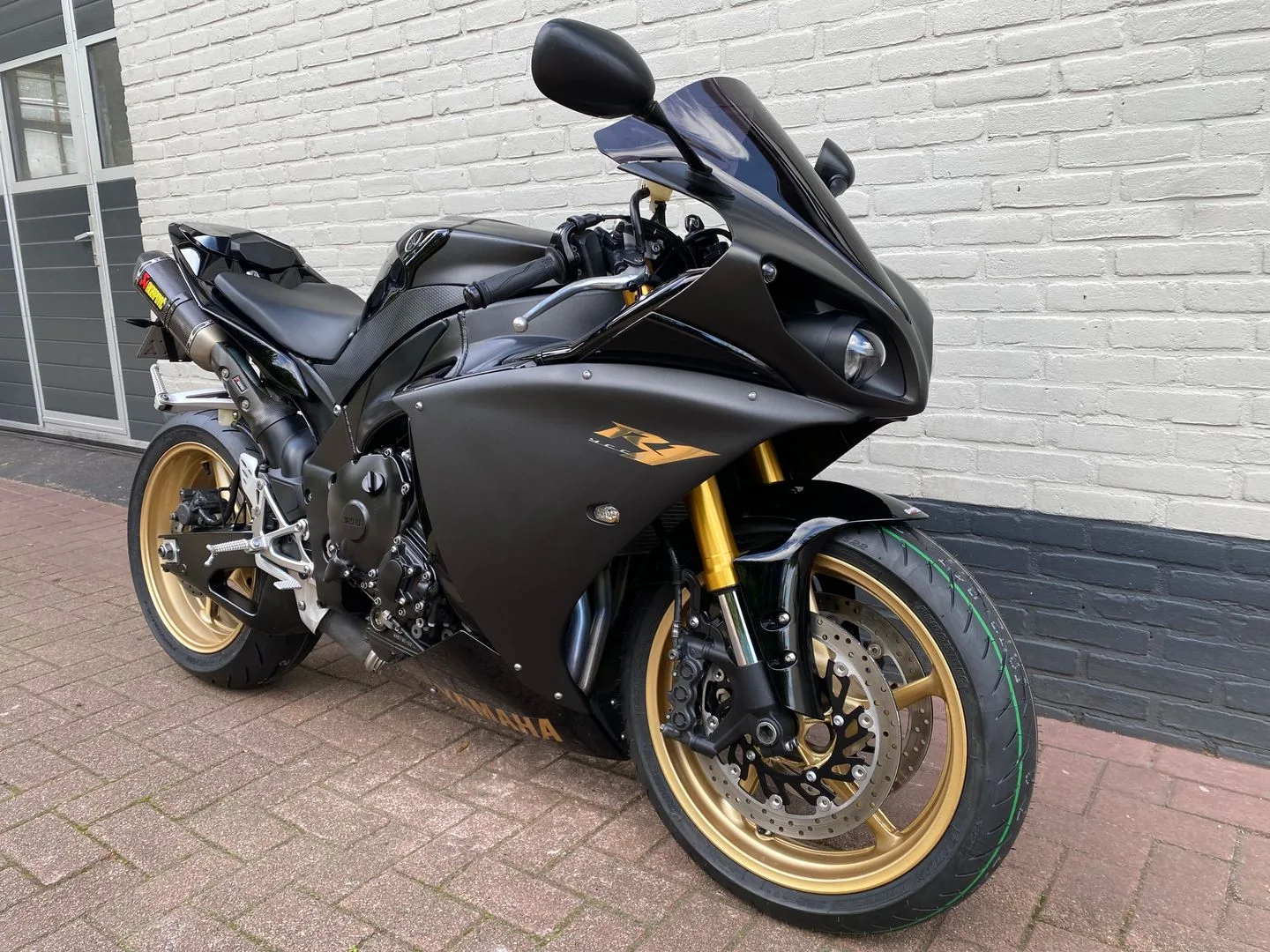 Yamaha YZF-R1 (2009) — foto 1