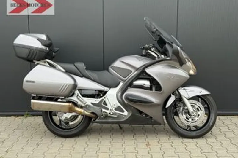Honda ST 1300 PAN European (2002)