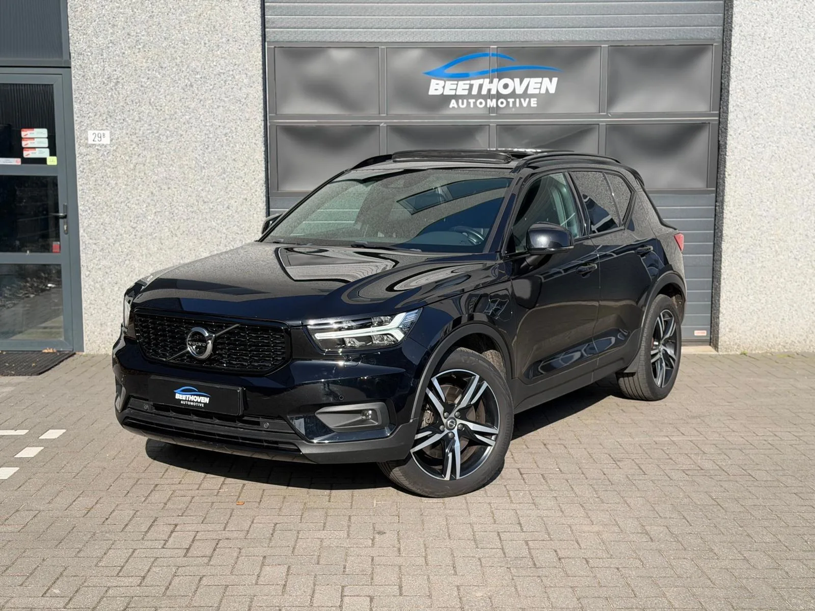 Volvo XC40 (2021) — foto 1