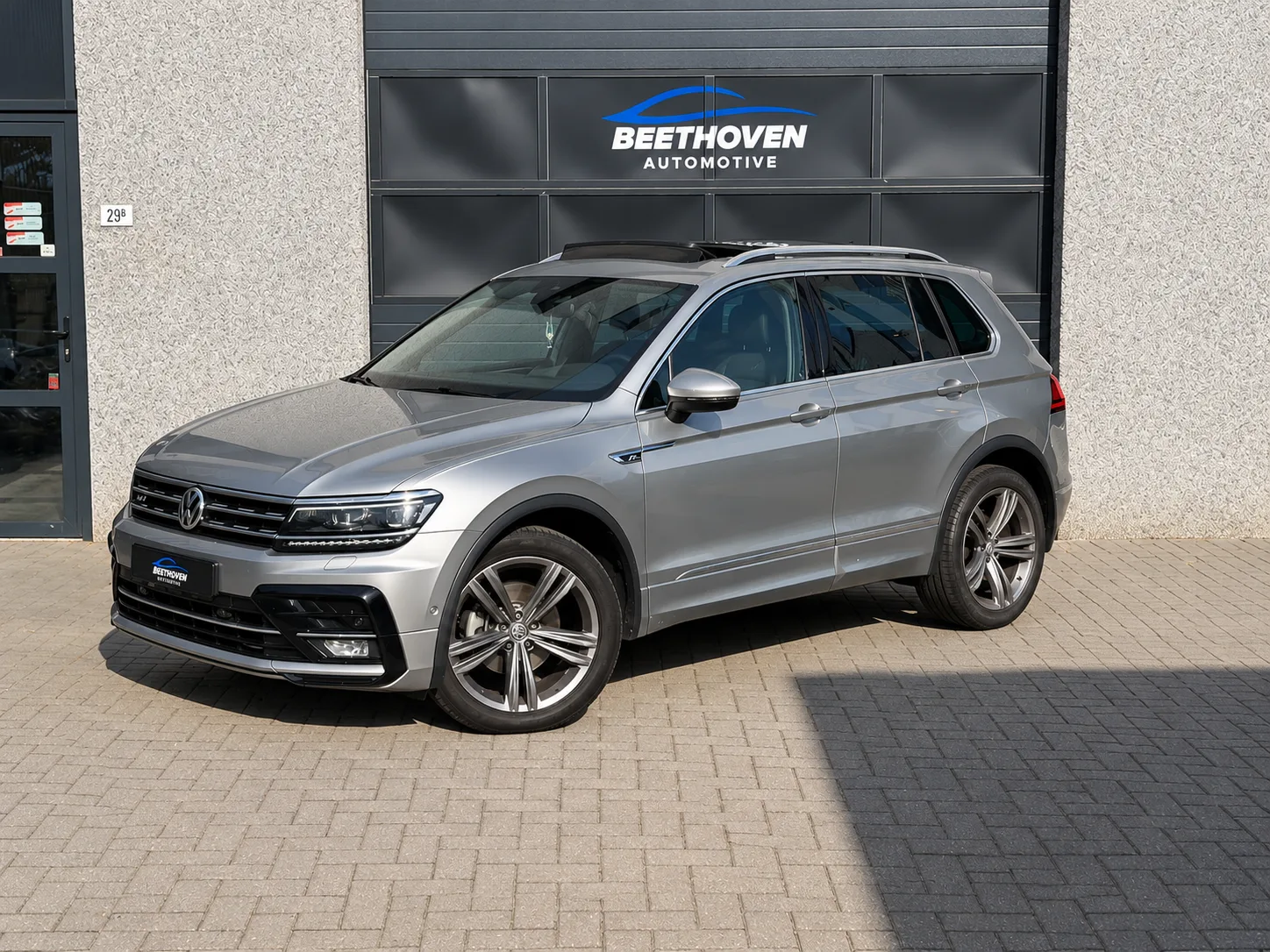 Volkswagen Tiguan (2018) — foto 1