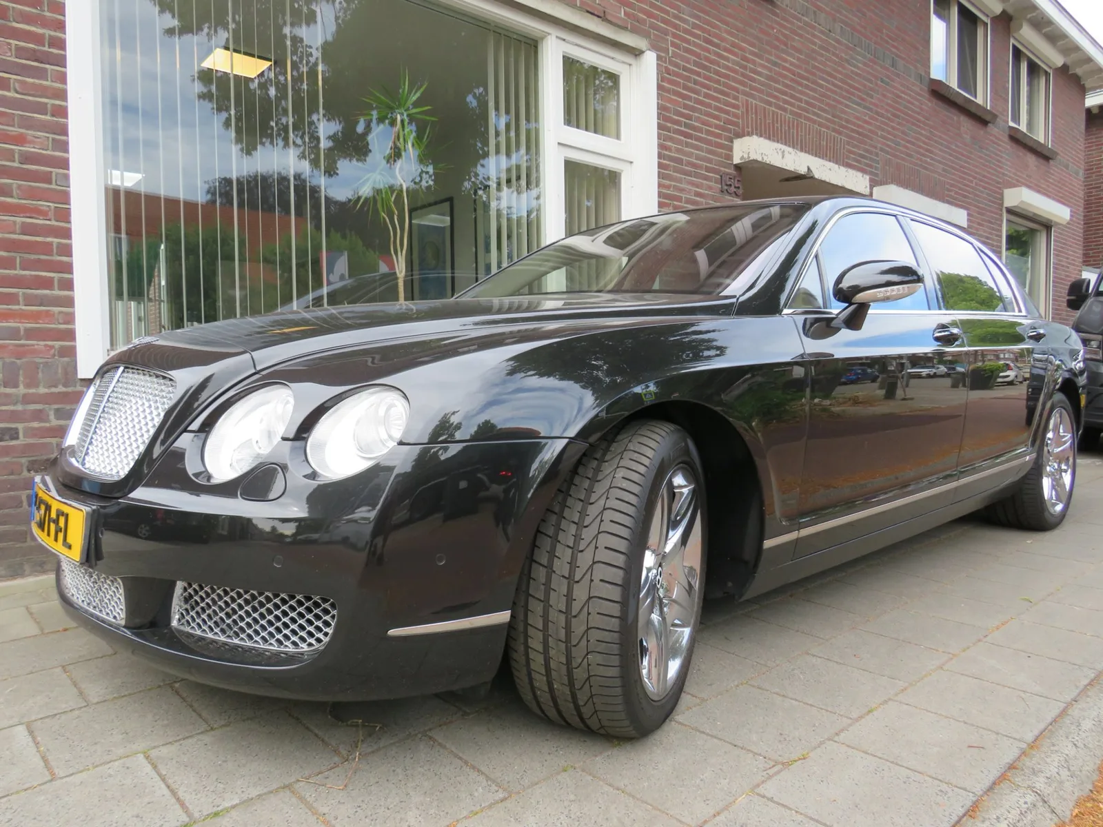 Bentley Continental Flying Spur (2005) — foto 1