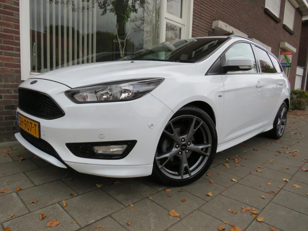 Ford Focus (2018) — foto 1