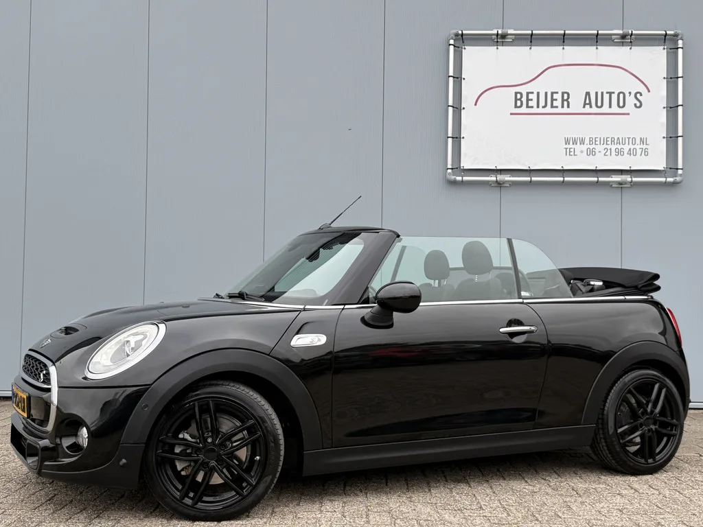 MINI Cabrio (2018) — foto 1