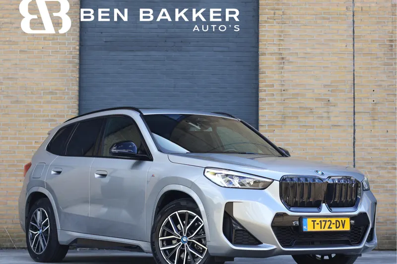 BMW iX1 (2023)