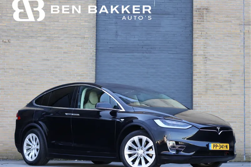 Tesla Model X (2017)