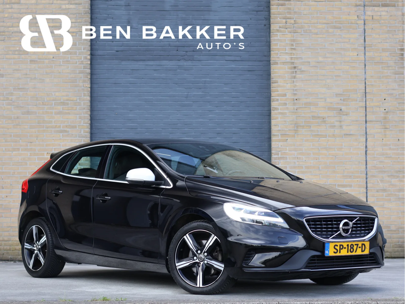 Volvo V40 (2018) — foto 1