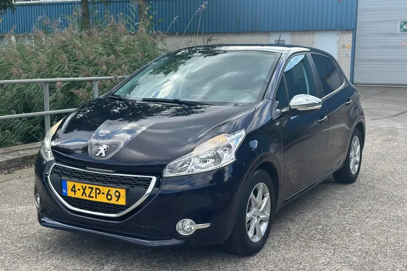 Peugeot 208 (2014)