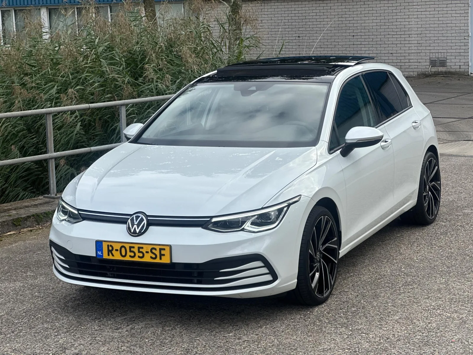 Volkswagen Golf (2022) — foto 1