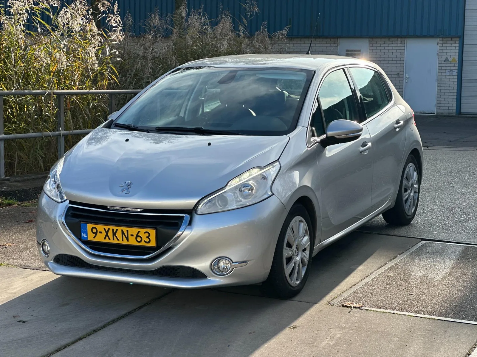 Peugeot 208 (2014) — foto 1