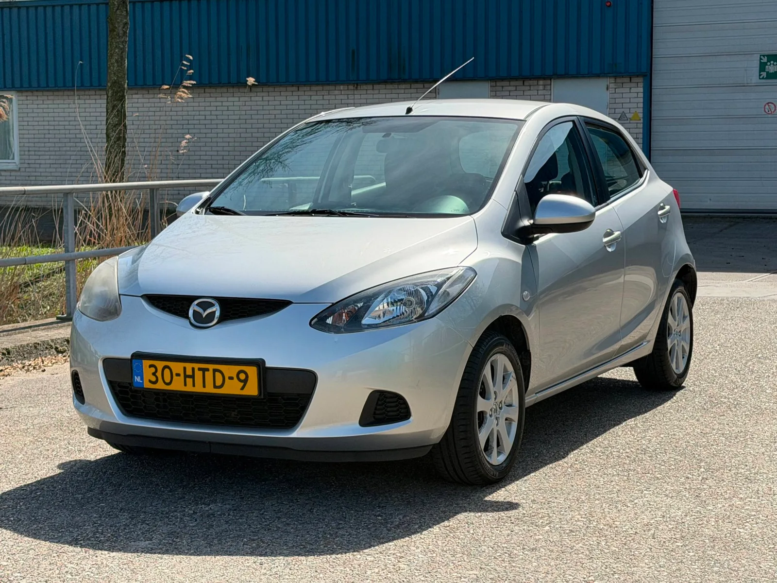 Mazda 2 (2009) — foto 1