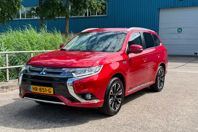Mitsubishi Outlander (2015)