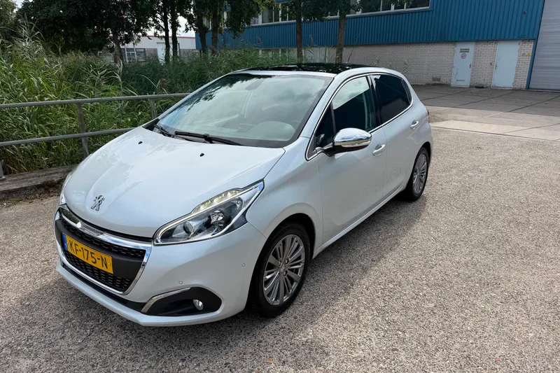 Peugeot 208 (2016)
