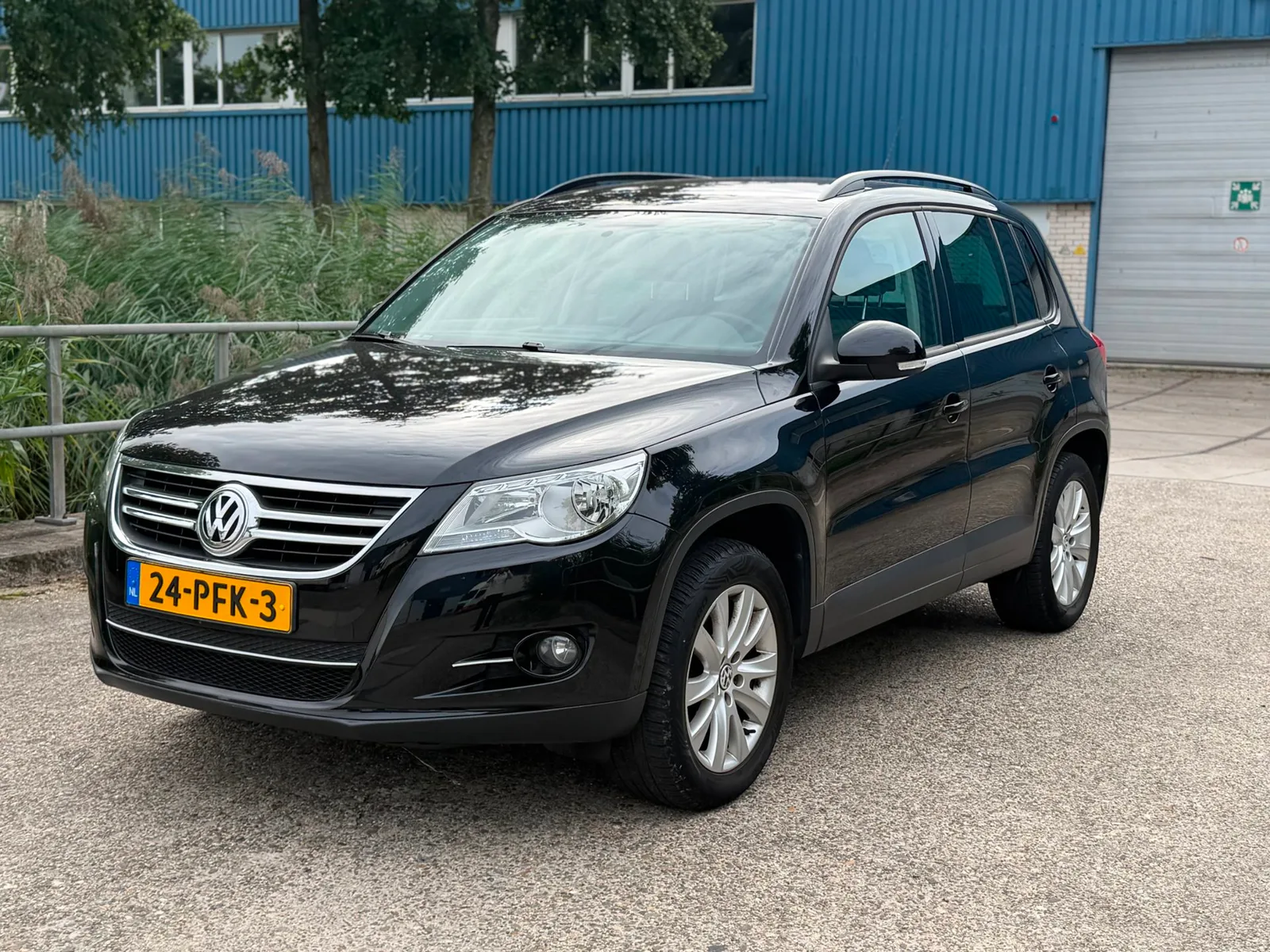 Volkswagen Tiguan (2011) — foto 1