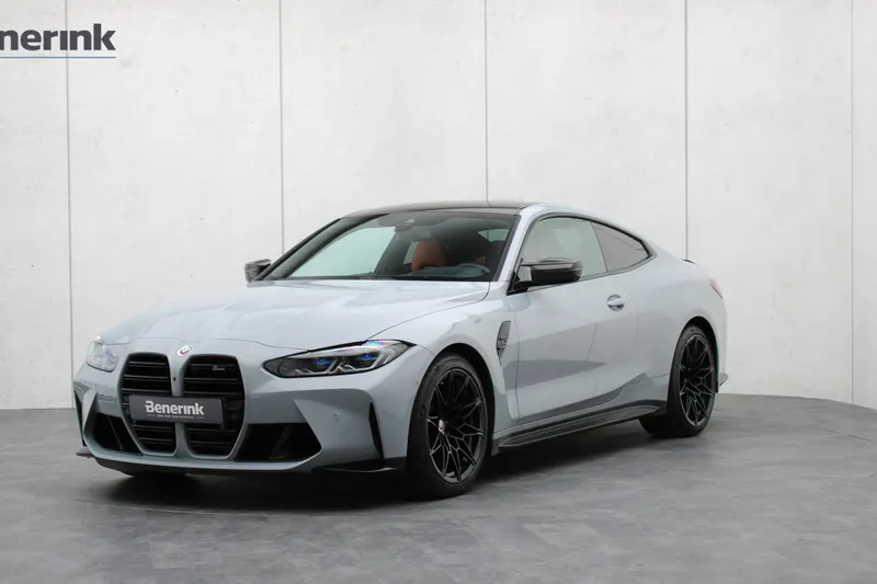 BMW M4 (2022)