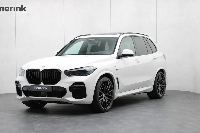 BMW X5 (2023)
