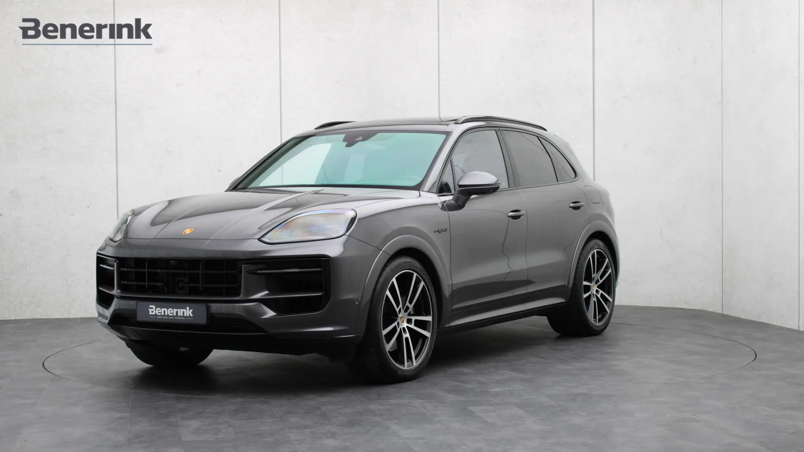 Porsche Cayenne (2023) — foto 1