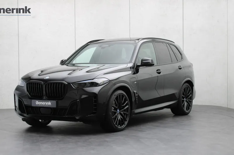 BMW X5 (2023)