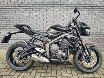 TRIUMPH STREET (2022) — foto 1